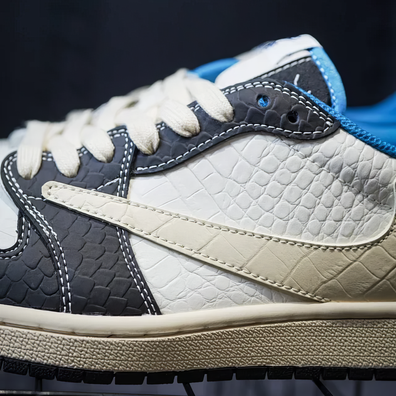 Jordan 1 Low Custom "Travis Scott X Bape"