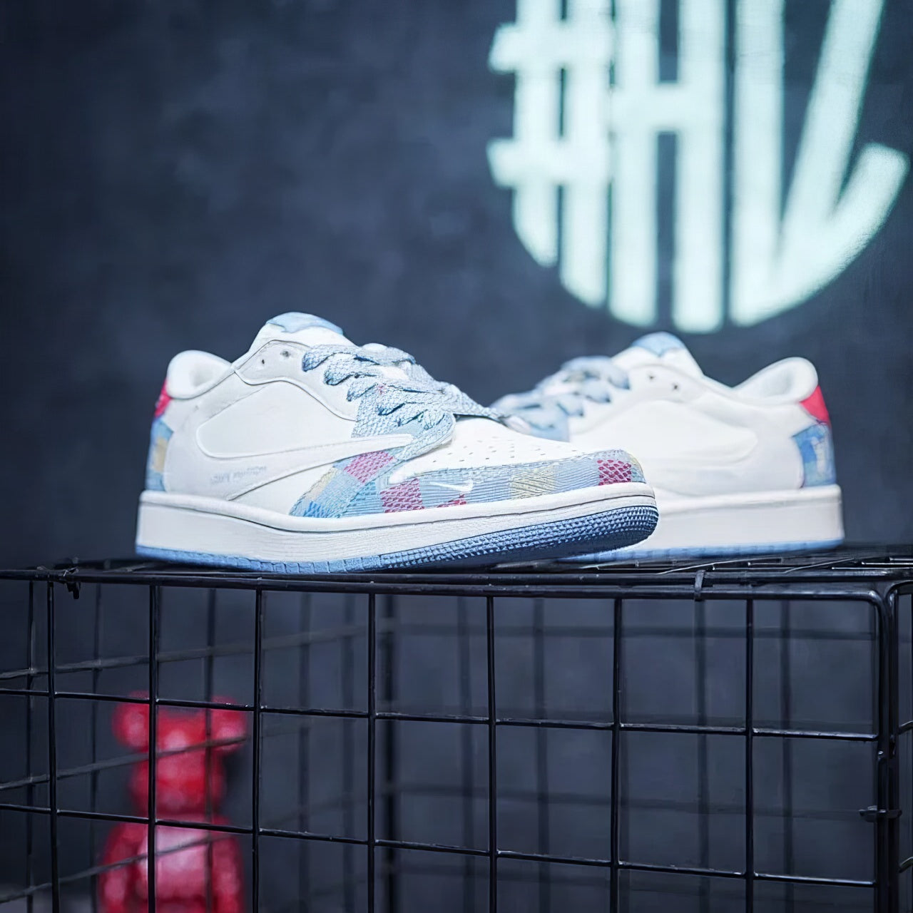 Jordan 1 Low Custom "Travis Scott X LV"