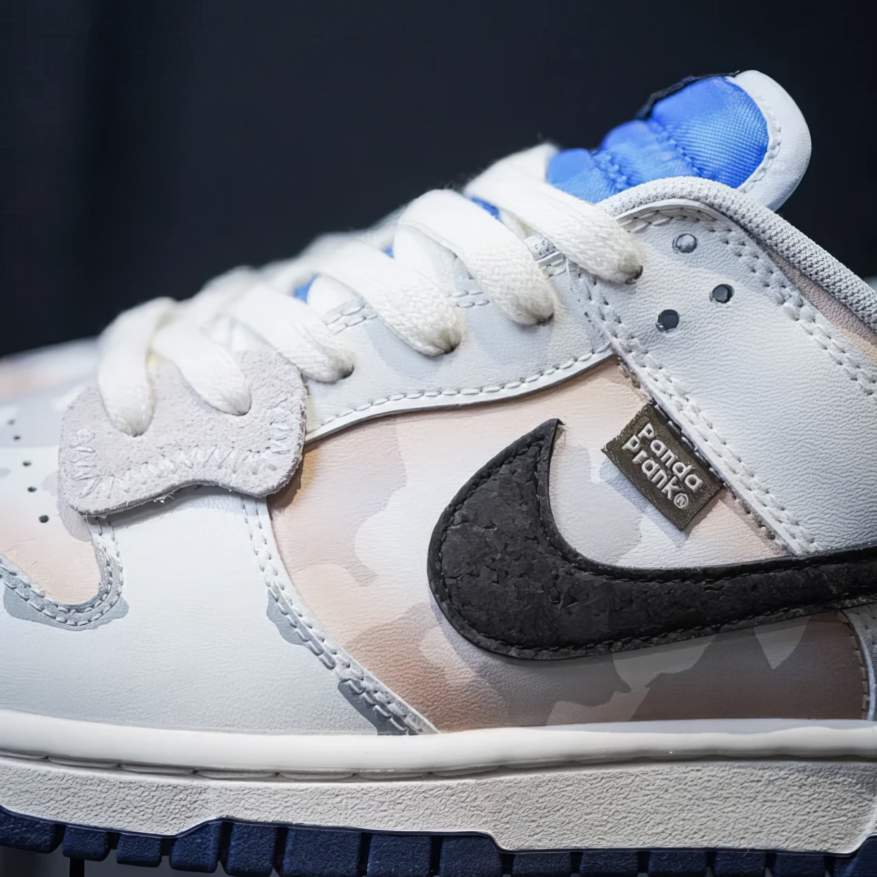Dunk Custom "No Man's Land"