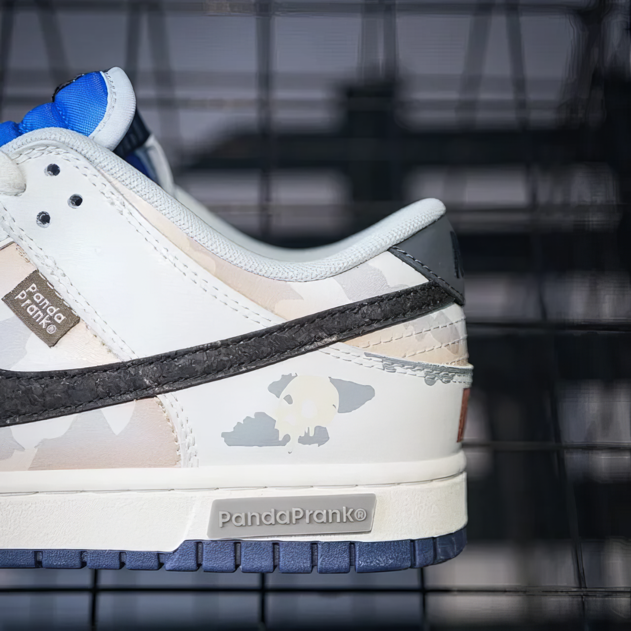 Dunk Custom "No Man's Land"