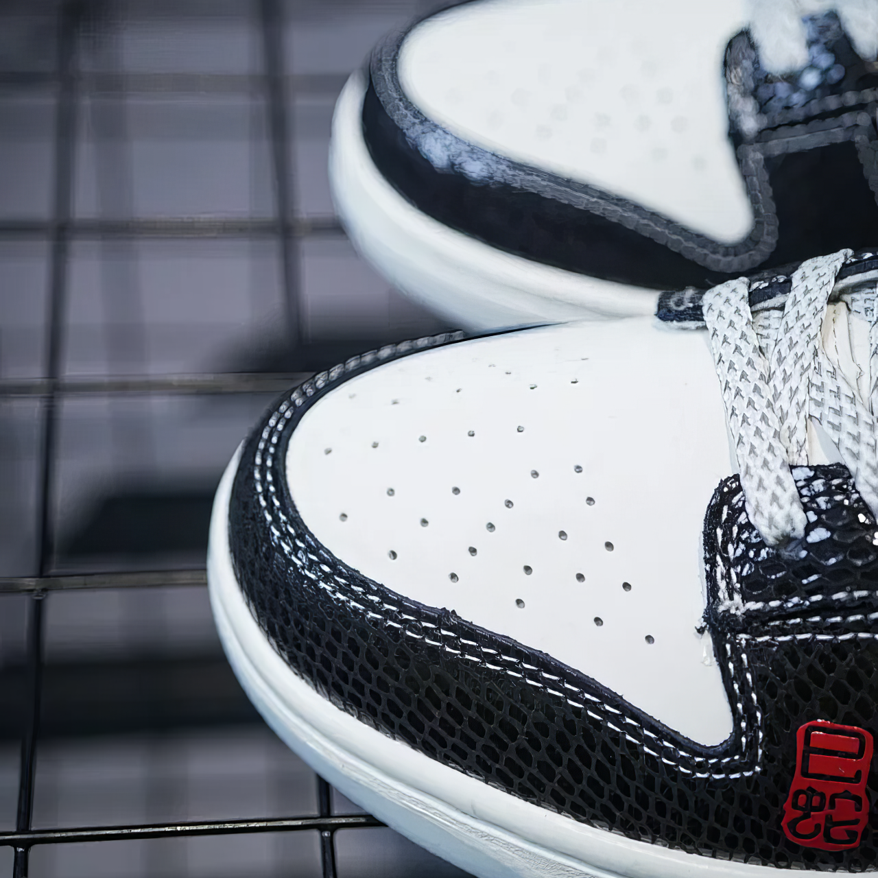 Nuke Dunk Custom "Snake Year"