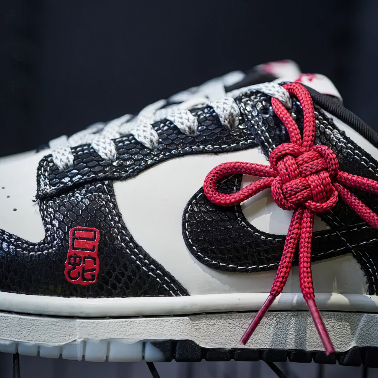 Nuke Dunk Custom "Snake Year"