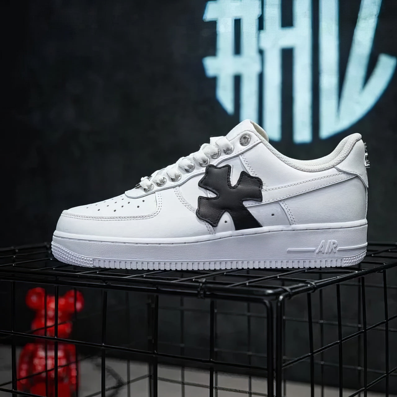Air Force 1 Custom "Blanco Chrome Hearts"