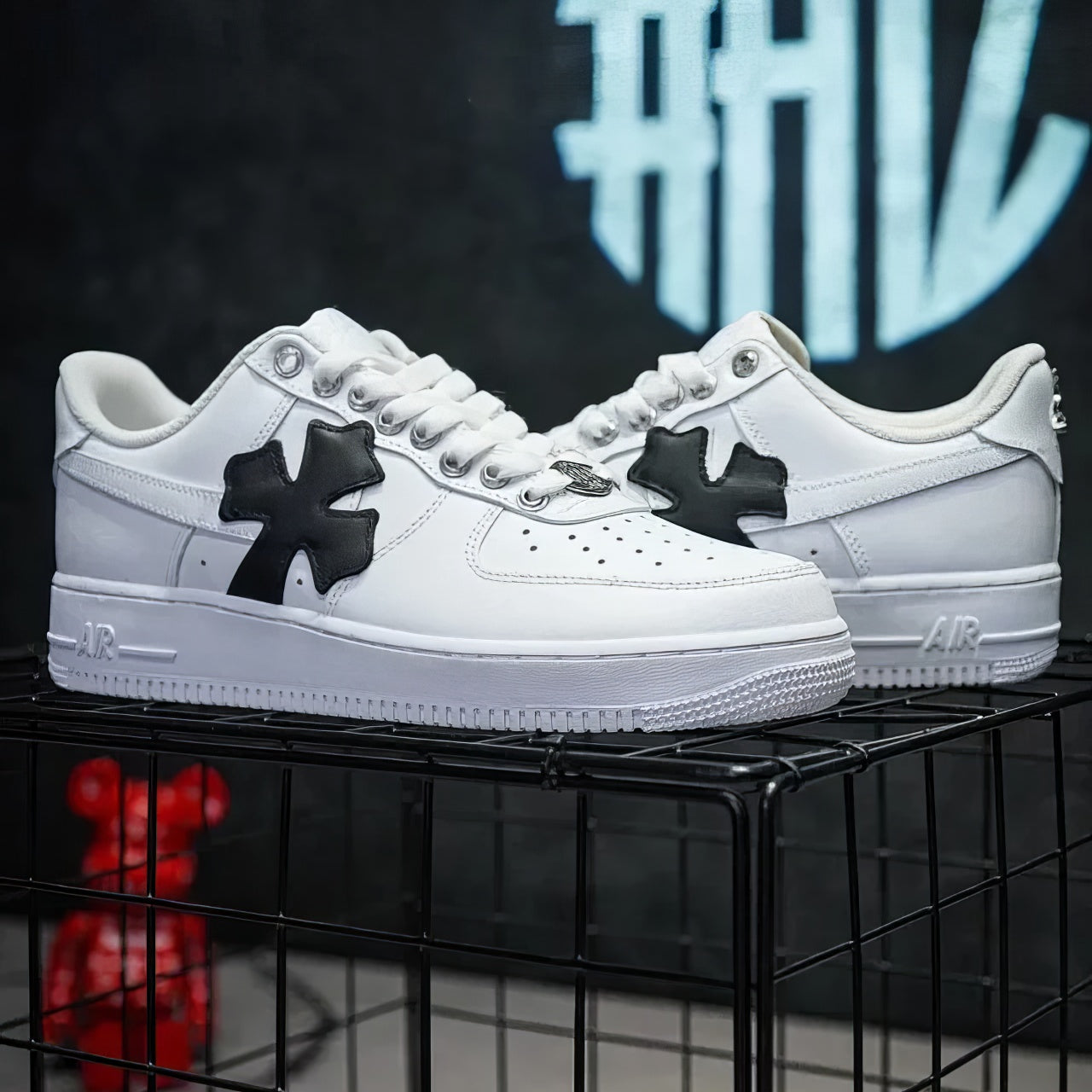 Air Force 1 Custom "Blanco Chrome Hearts"