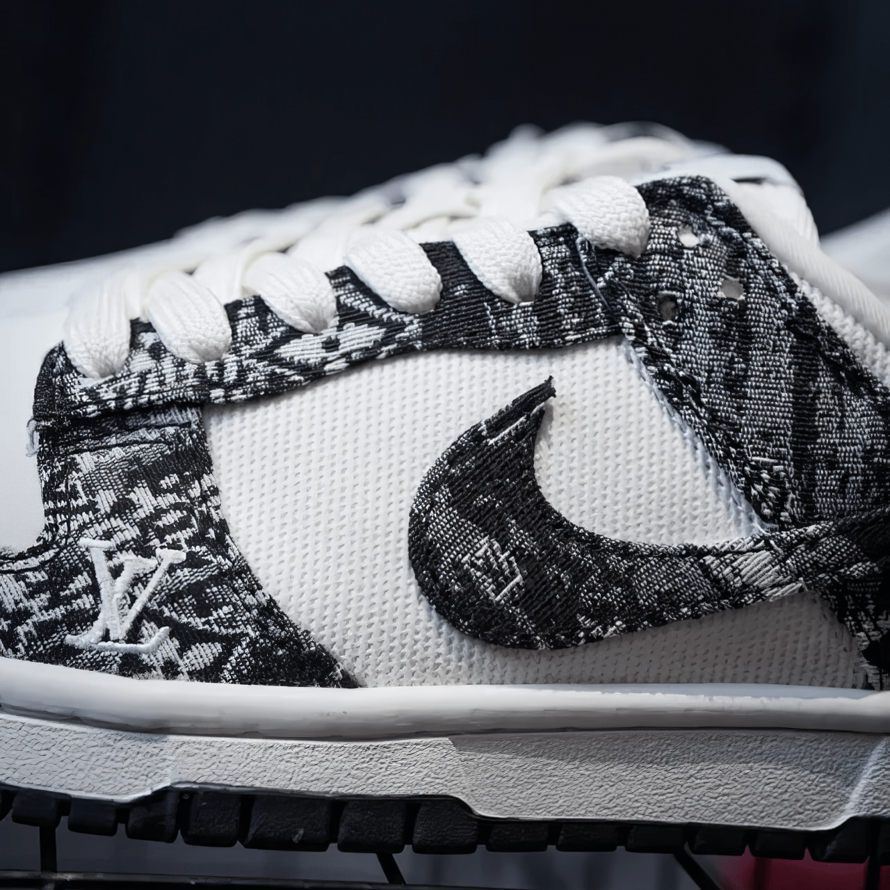 Nike Dunk Custom "Ink Painting" - SnkrSag